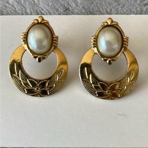 Gold and Pearl post Earrings.